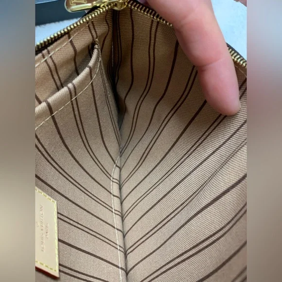 Louis Vuitton Monogram Neverfull Pochette Bag - Picture 14 of 16